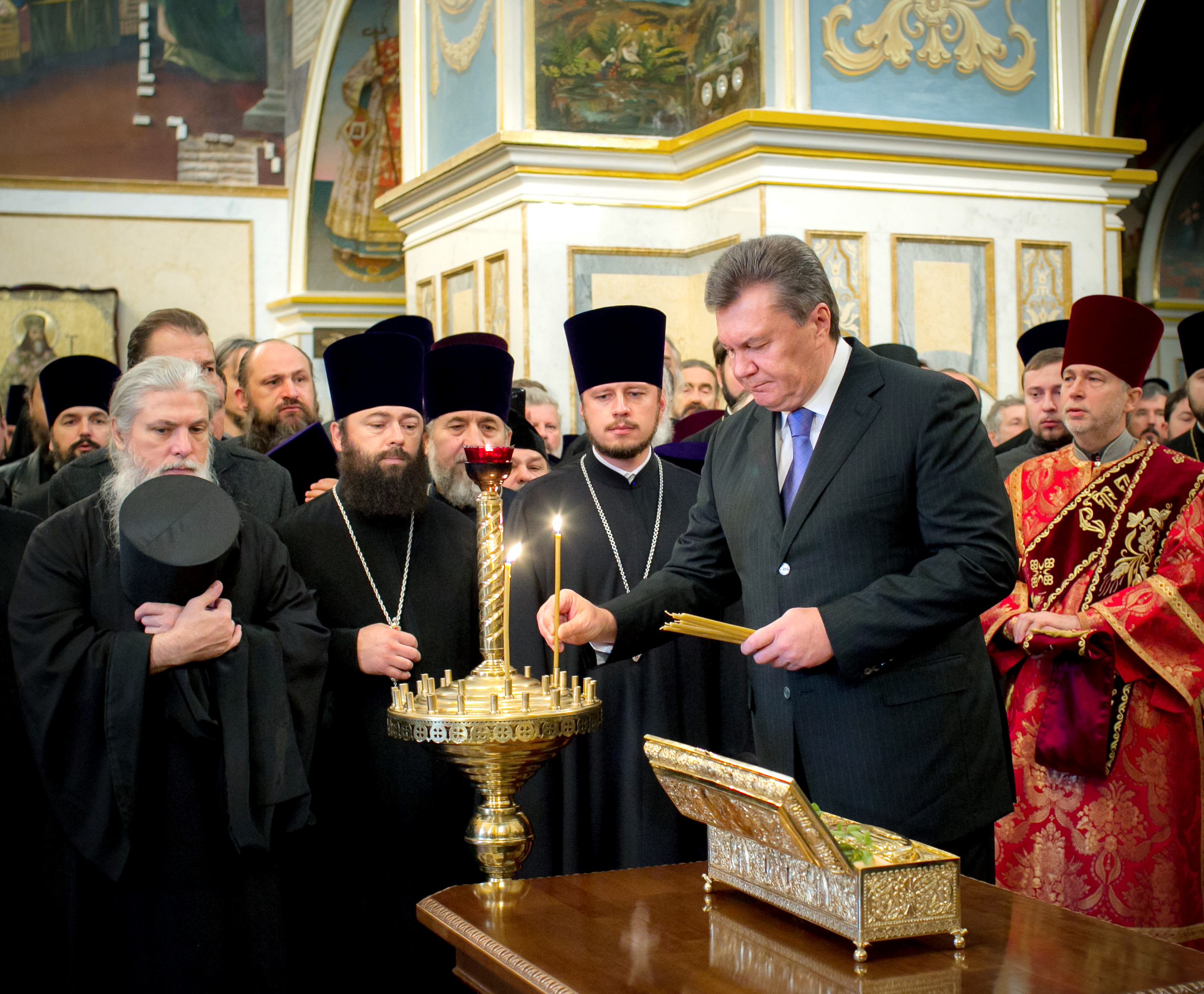 Святі мощі благословлять увесь український народ. Фото Aндрiя МOСIЄНКA