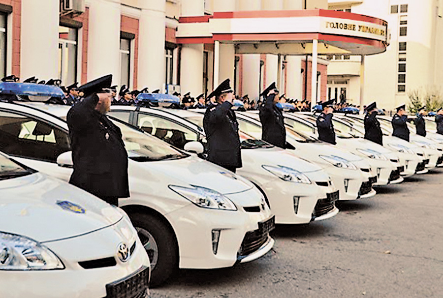 Автопарк кримської міліції поповнився 25 новенькими автомобілями. Фото надане прес-службою ГУ МВС України в Криму