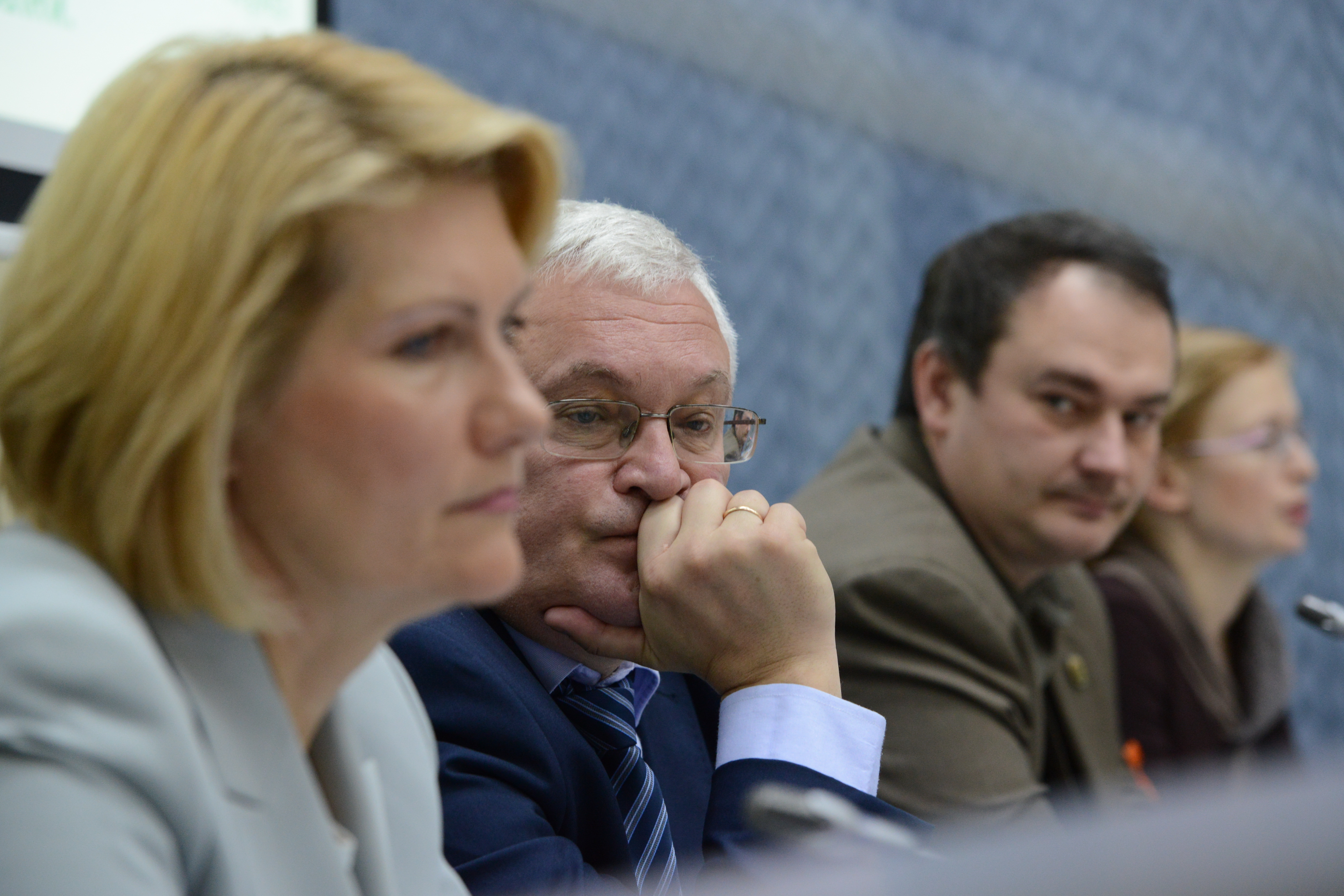 Під час презентації спеціального номера "Урядового кур'єра", приуроченого до 80-х роковин Голодомору. Фото Володимира ЗАЇКИ