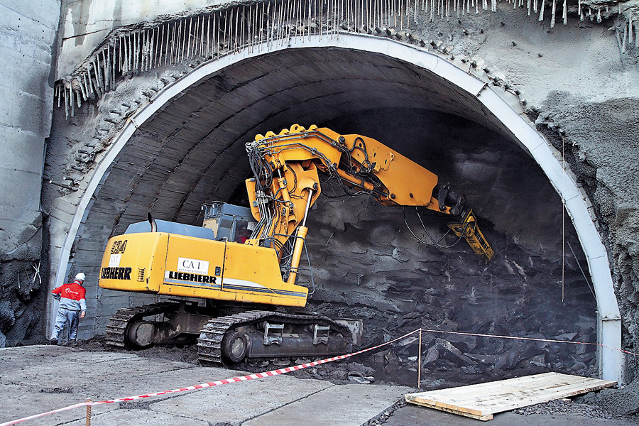 Новий Бескидський тунель, будівництво якого розпочалося, збагатить інфраструктуру Закарпаття. Фото УНIAН