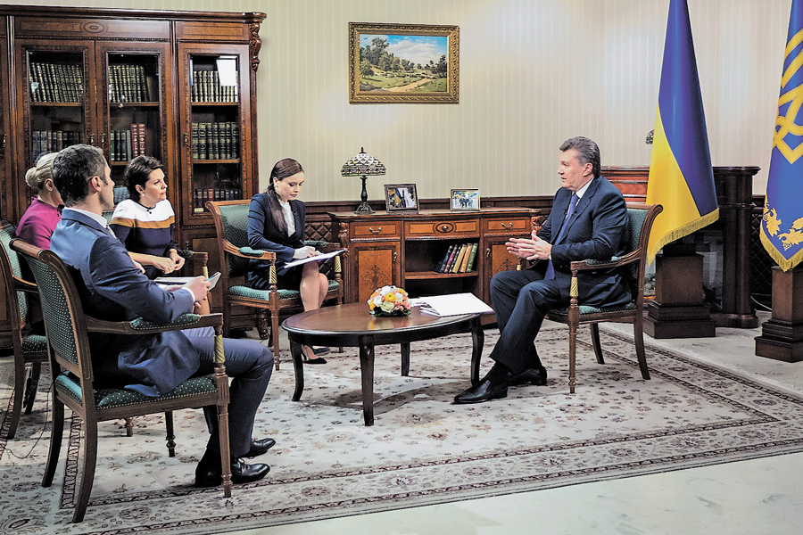 Стурбованість Віктора Януковича ситуацією в країні побачили всі її громадяни. Фото Aндрiя МOСIЄНКA