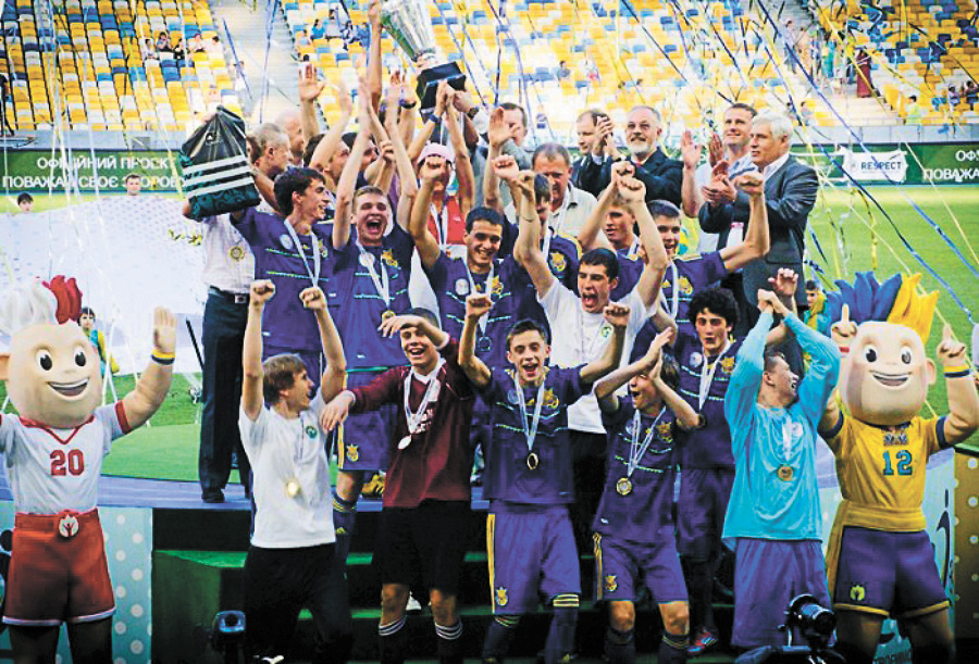 Учасниками Кубка шкільного футболу Євро-2012 стали майже 10 тисяч учнівських команд