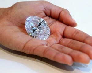 За цей діамант можуть отримати 35 мільйонів доларів. Фото: AP