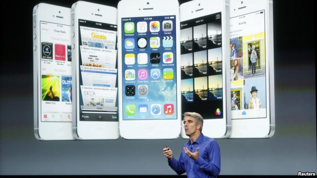 "Яблучний" 5С має пласмасовий корпус і в 40 разів швидший від першого iPhone.