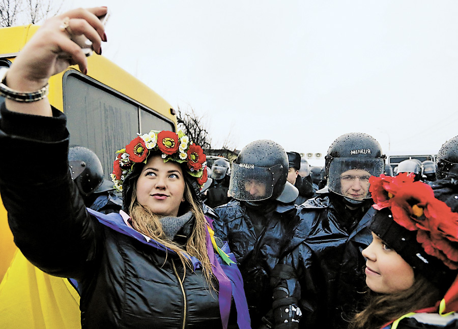 Лише мирне завершення Майдану може стати початком дискусії щодо проведення в Україні  наступних виборів, чесних і прозорих. Фото УНIAН