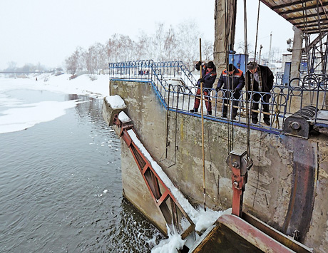 У ході реконструкції Журавлівської греблі планують відновити всі бетонні й металеві конструкції. Фото прес-служби Харківської міськради