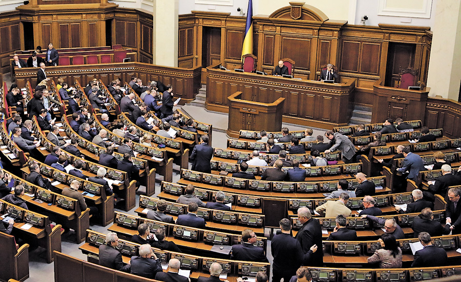 386-ма голосами народні обранці повернули Україні можливість  створити справжню демократію. Фото Oлександра ЛЕПЕТУХИ