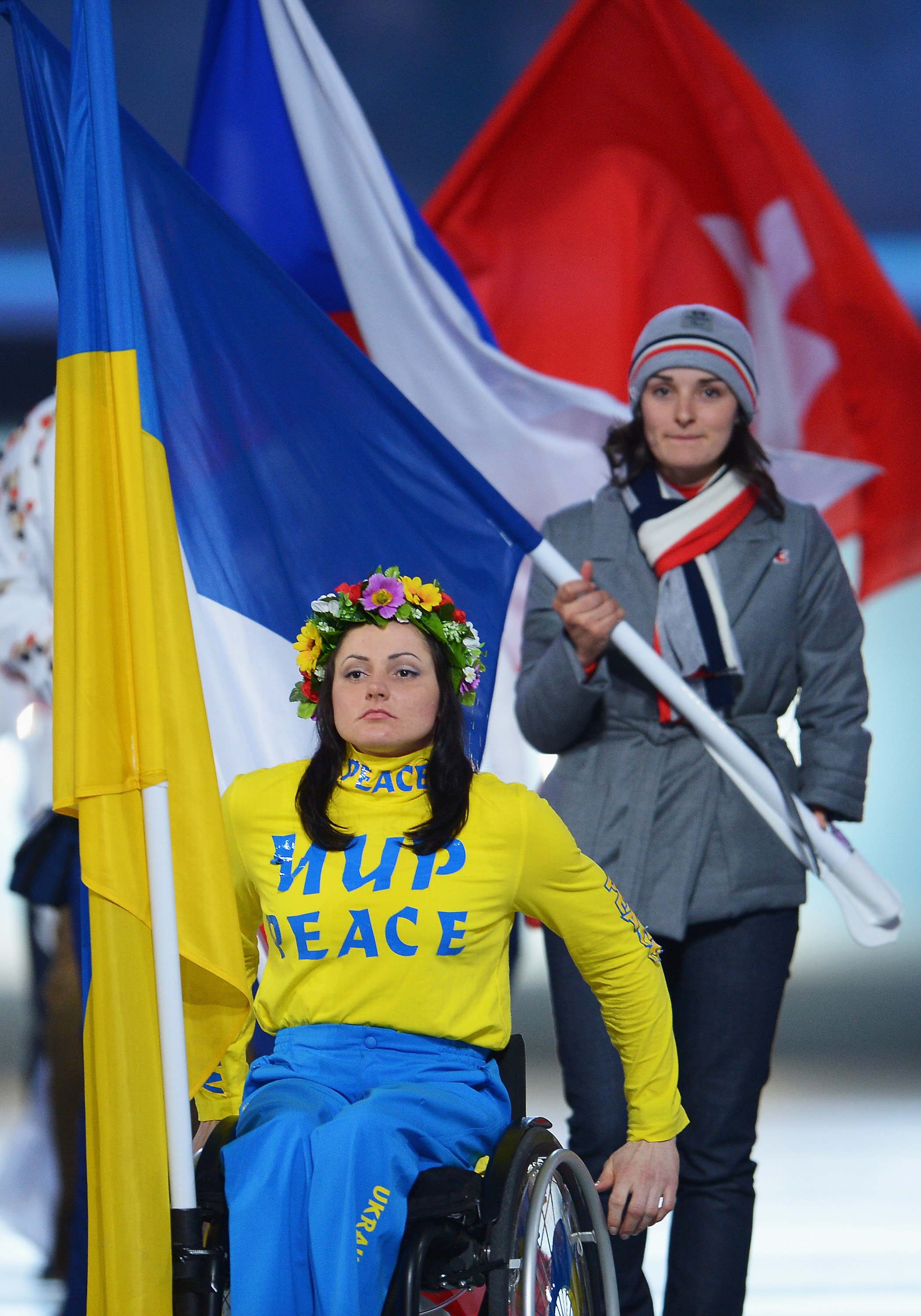 Людмила Павленко (ліворуч) — чемпіонка і громадянка. Фото з сайту ukraine.d3.ru