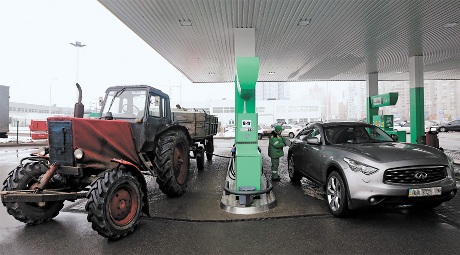 Дизпаливо і бензин: якою буде вартість? Фото Oлександра ЛЕПЕТУХИ