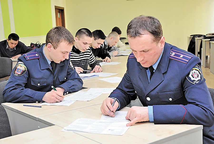 Учасники конкурсу під час виконання одного із завдань. Фото надане автором