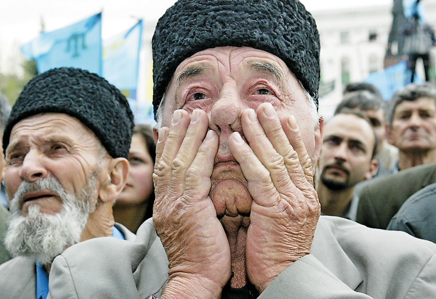 Хоч як би було важко, кримські татари зі своєї землі більше ні на крок. Фото з сайту slate.com