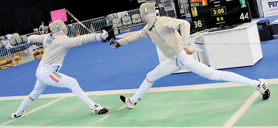 Фехтування — це мистецтво наносити удари, уникаючи їх самому. Фото з сайту sport.img.com.ua