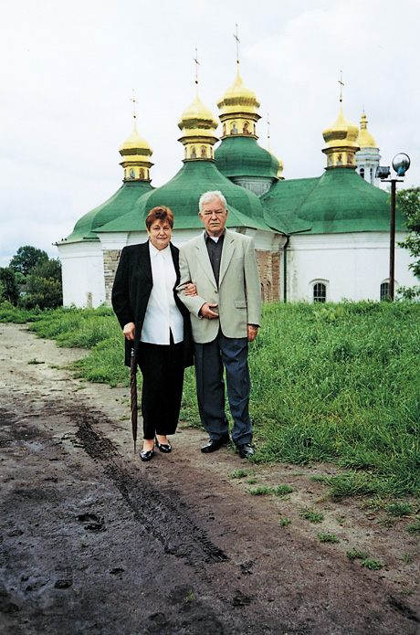 Олександр Михайлович Поживанов з дружиною  Аллою Миколаївною. Фото надане автором