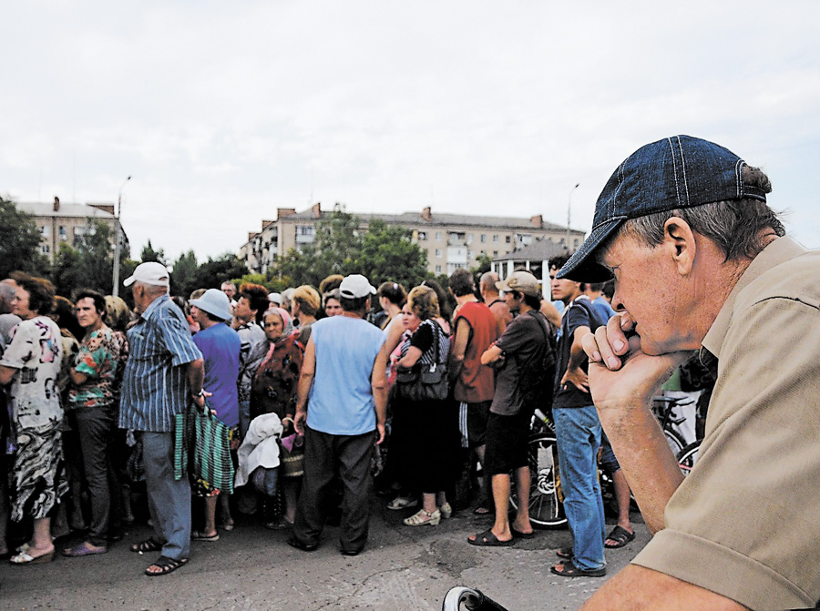 Понад 700 пенсіонерів вже повернулися у визволений від терористів Слов’янськ.  Вони хочуть знову отримувати пенсії вдома. Фото УНIAН