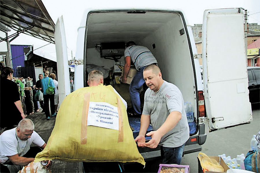 Продовольство для сходу надали як великі підприємства, так і населення Вінниччини. Фото з сайту vinnitsa-real-vin.com