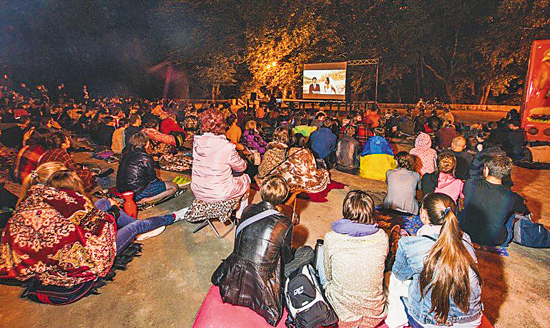 Фестиваль «Відкрита ніч» збирав численних глядачів. Фото з сайту kolo.poltava.ua