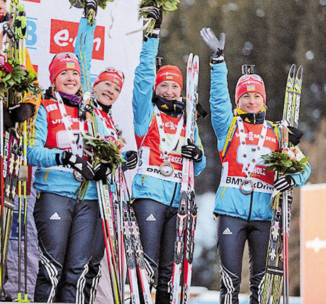 Склад жіночої естафетної команди ще не усталений, порівняно з олімпійським, однак дух сочинської перемоги збережено. Фото з сайту biathlon.com.ua