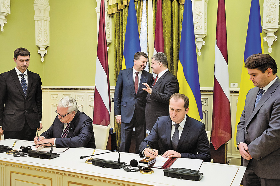 Укладена угода — ще один крок, який наближає нашу країну до ЄС. Фото Михайла ПОЛІНЧАКА