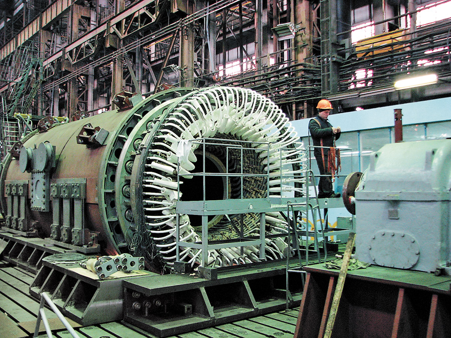 Виготовлення турбогенератора потужністю 550 мегават для Екібастузської ГРЕС. Фото з архіву «Електроважмашу»