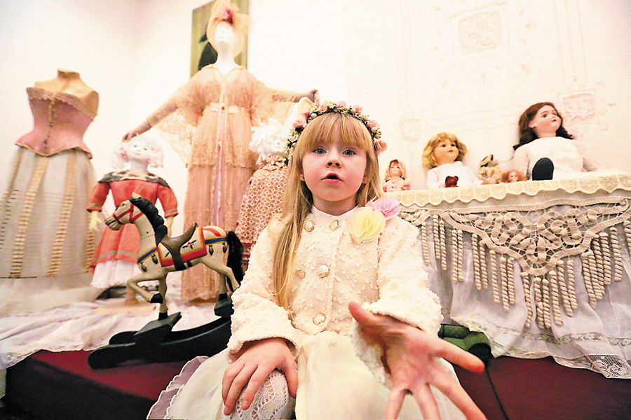 Перлиною музейного зібрання Марини Іванової є «дитяча кімната». Фото Світлани СКРЯБІНОЇ