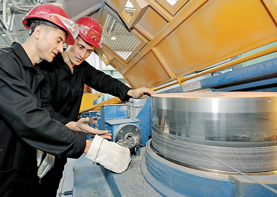 Українська металургія набирає обертів. Фото Укрінформу