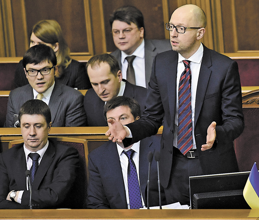 Аргументи Арсенія Яценюка вкотре переконали парламентаріїв дати уряду ще один шанс. Фото УНIAН 