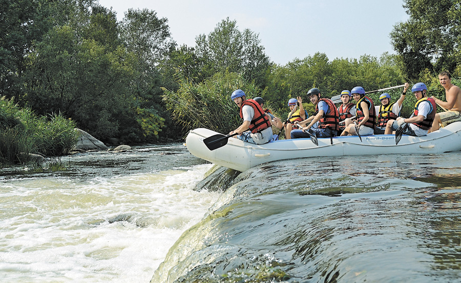 Щоб зберегти туризм на Південному Бузі, потрібні рішучі кроки для порятунку річки. Фото з сайту rafting-bug.com.ua