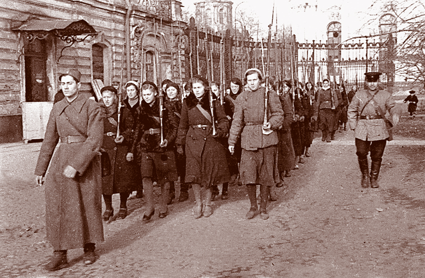 Розпочинаючи агресію проти сусідньої Фінляндії, у СРСР мріяли про переможну війну, а натомість захищати блокадний Ленінград довелось навіть жінкам.