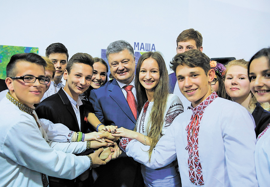 Відчуття лідерства — в крові у сучасних школярів. Фото з сайту president.gov.ua
