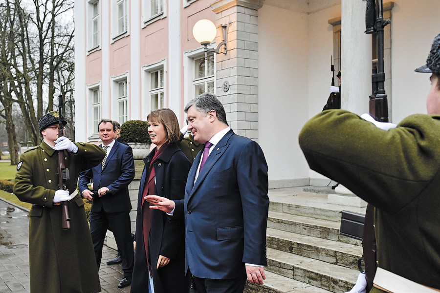 З президентами країн Балтії у Петра Порошенка складаються традиційно добрі взаємини. Фото Миколи ЛAЗAРЕНКA