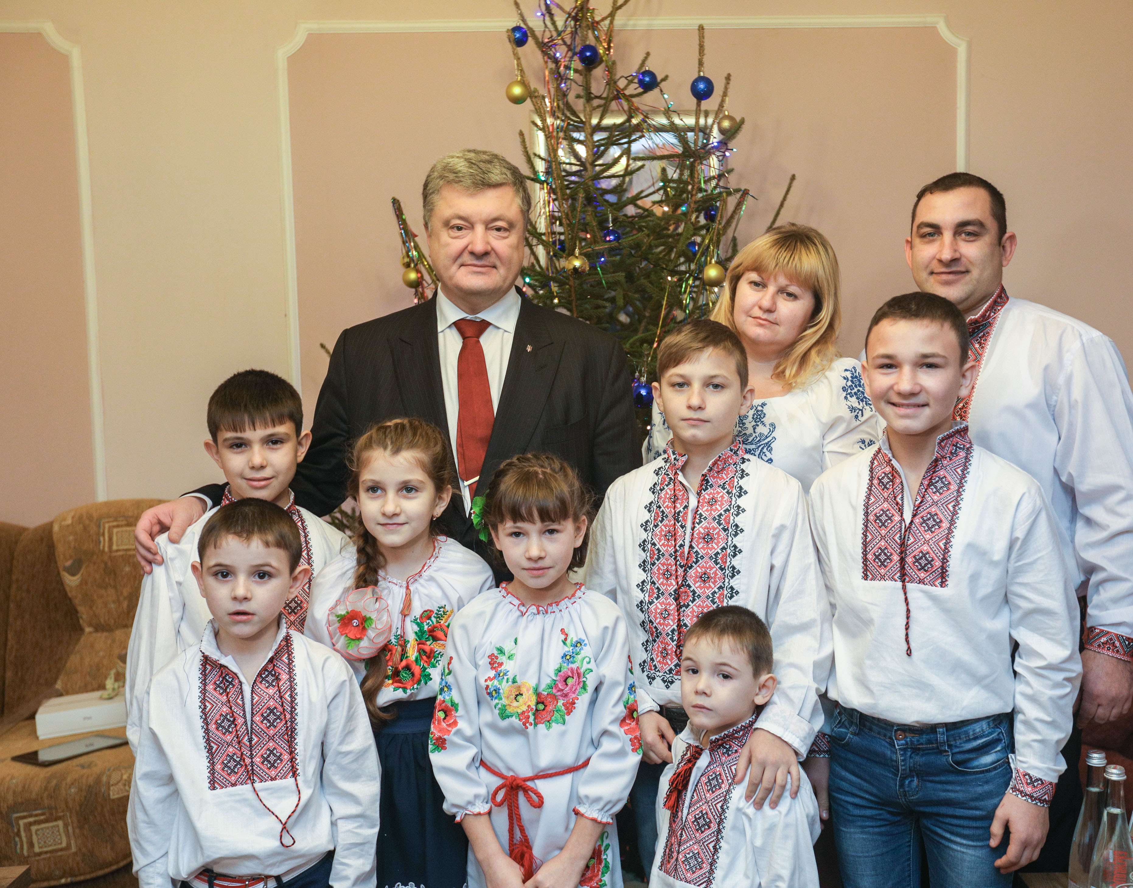 Дитячих будинків сімейного типу, як у родини Біленків, в Україні стає дедалі більше. Фото з сайту president.gov.ua