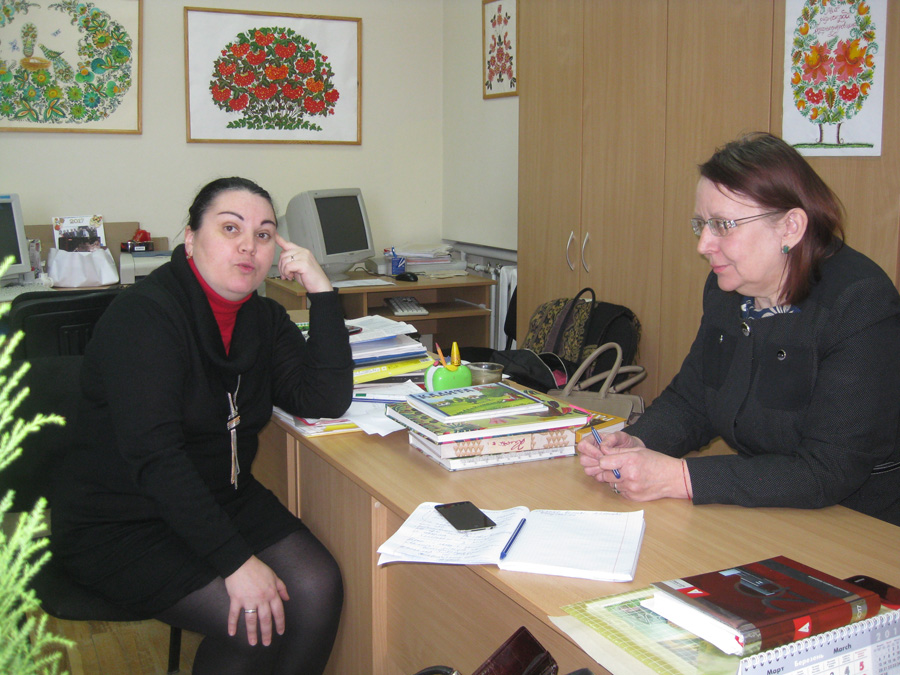 Вікторія Карпович (ліворуч) з Марією Марфобудіновою запевняють, що духовне багатство їхньої землі — величезне. Фото автора