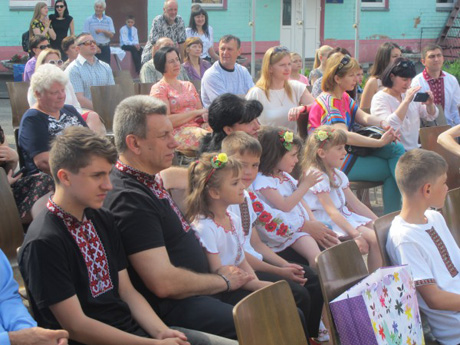 Радість новосілля наповнює й дорослих, і дітей. Фото з сайту ck-oda.gov.ua