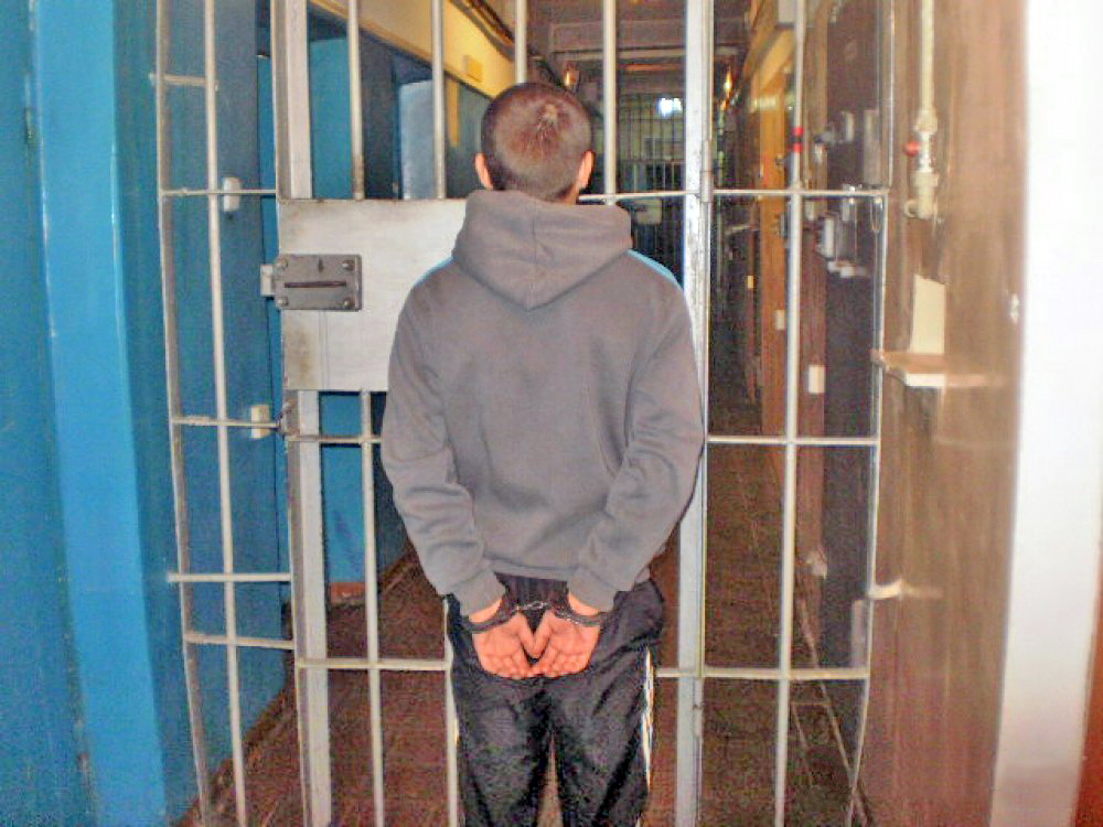 Ув’язнення не завжди дає змогу виправитися підліткові, який оступився. А ось система пробації допоможе впоратися з цим завданням. Фото з сайту dumskaya.net