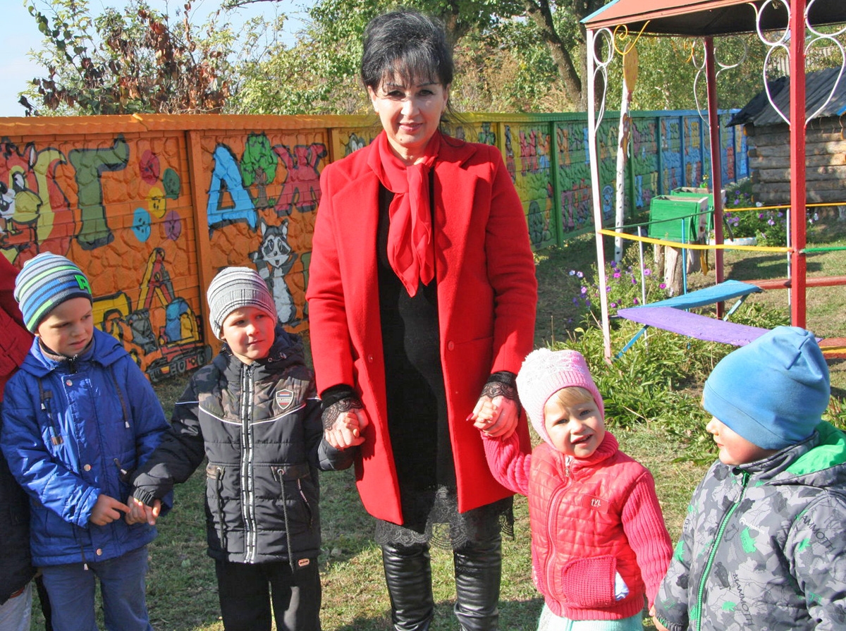 Громада подбала про належне утримання малюків, а її голова Ольга Ярош — бажаний гість у дитячому садку. Фото автора