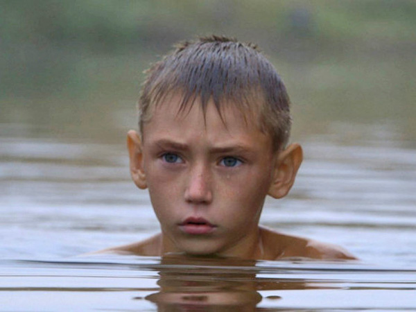Головний герой фільму — десятирічний житель прифронтового села. Фото з сайту radiosvoboda.org