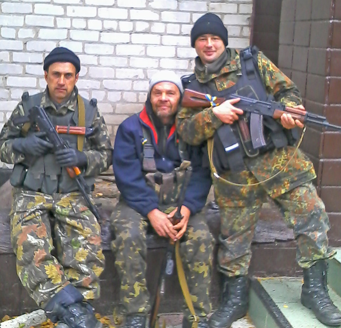 Михайло Жилін (праворуч) з бойовими побратимами