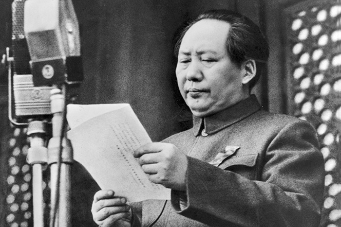 Нашим політикам не гріх керуватись однією зі знаменитих цитат Мао Цзедуна, що не можна стояти на місці, якщо маси вимагають руху вперед