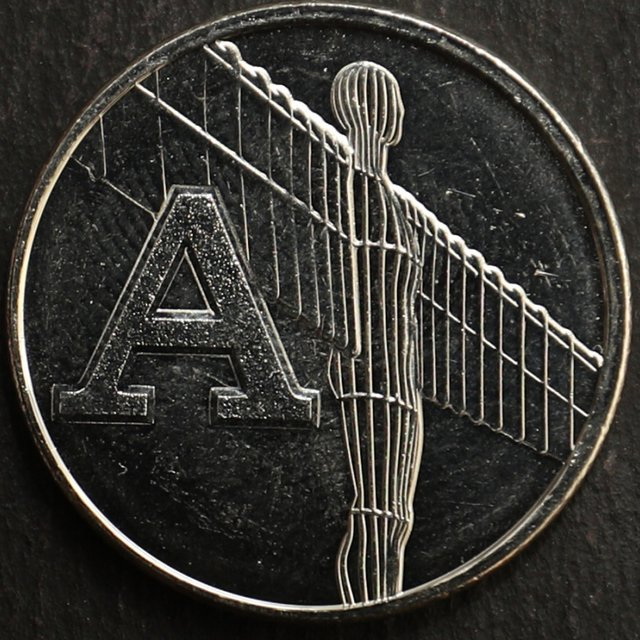  A – 20-метровій сталевій скульптурі «Ангел Півночі» (Angel of the North)