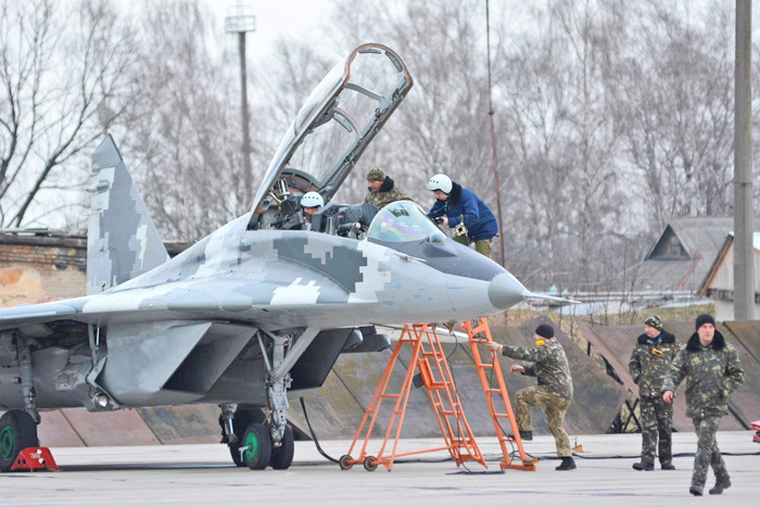 Тим часом підрозділи тактичної авіації вдосконалюють вишкіл відповідно до стандартів Альянсу. Фото з cайту mon.gov.ua