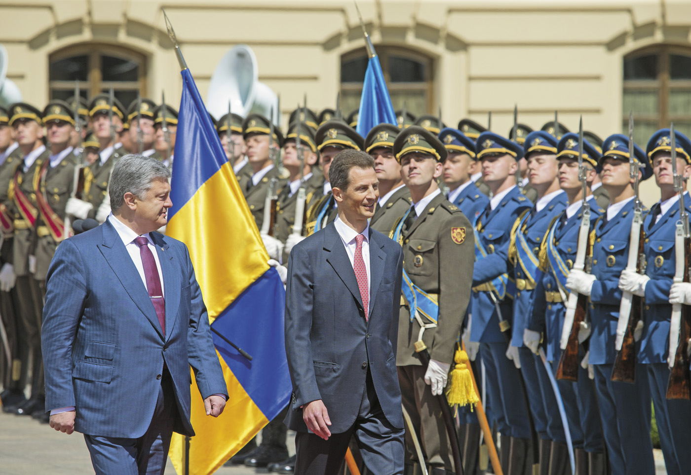 Принц Алоїз (праворуч) має давні родинні зв’язки з нашою країною. Фото Михайла МАРКІВА