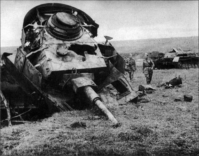 У сучасній Росії вже визнають, що провальна перемога під Прохорівкою обійшлася Червоній армії вшестеро більшими втратами, ніж нібито переможеним німцям