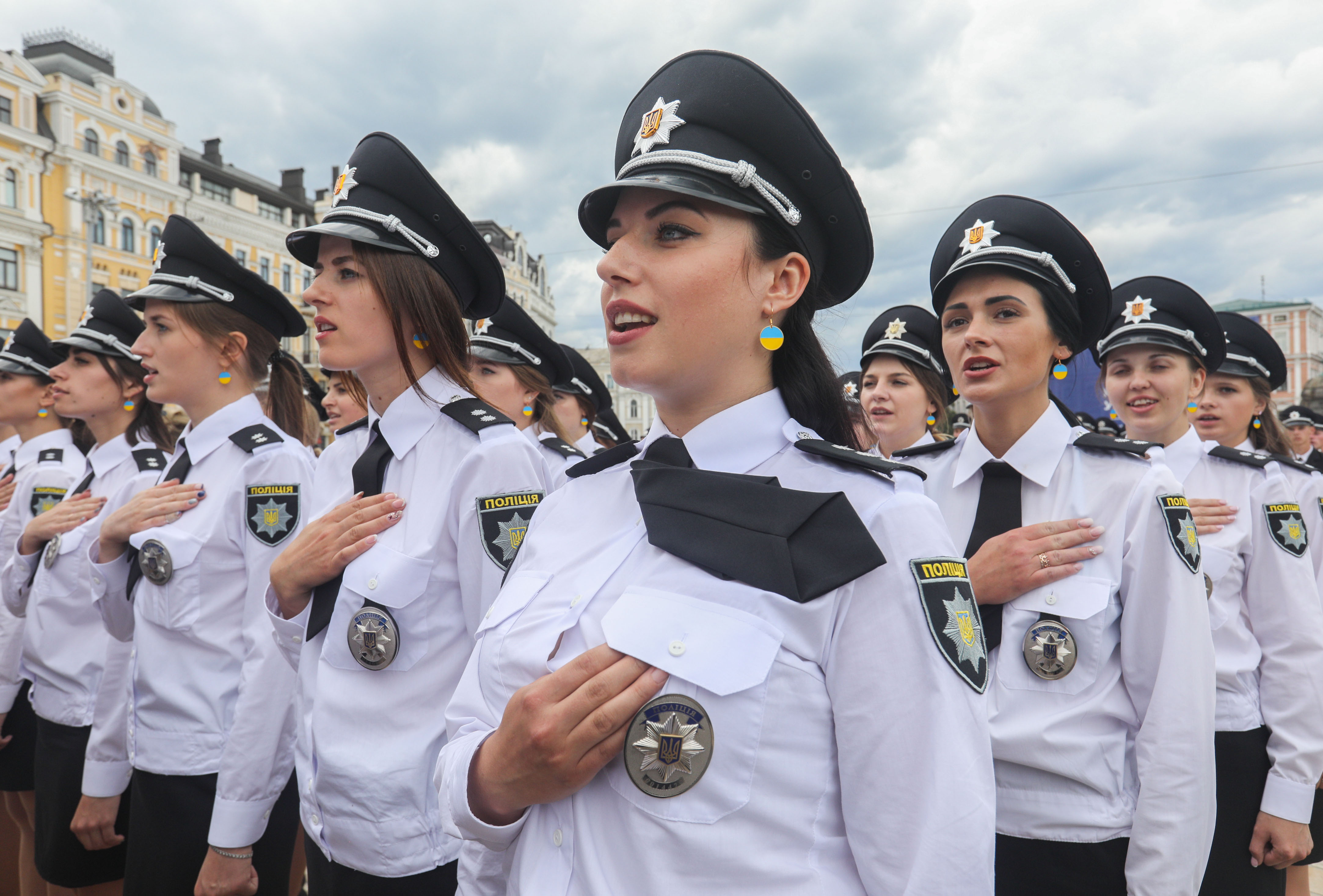 Нова патрульна поліція і поліція України дедалі менше нагадують стару, радянського стилю міліцію. Фото Михайла Палінчака 