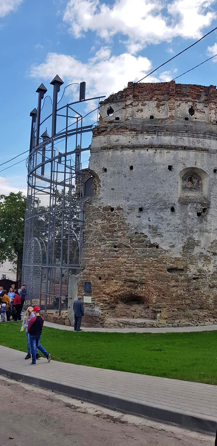 Татарську вежу перетворюють на одну з туристичних принад Рівненщини. Фото з мережі Facebook