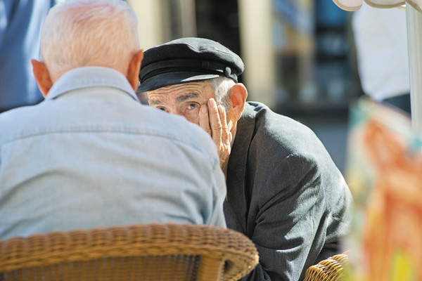 Багато хто лише на пенсії починає шкодувати про приховування доходів під час роботи. Фото з сайту img.com.ua