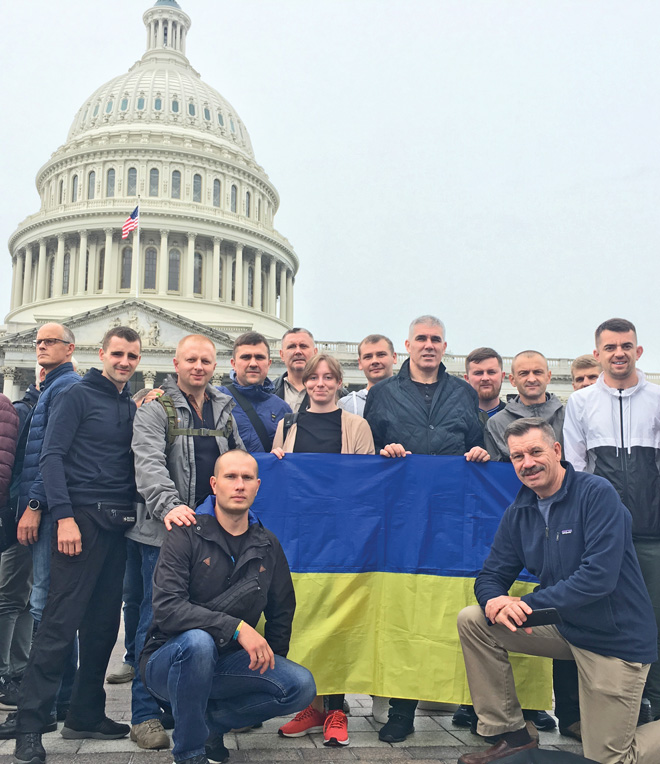 Українська команда, яка брала участь у 44-му Марафоні Морської піхоти США. Фото з особистого архіву військовослужбовця СБУ з Луганщини