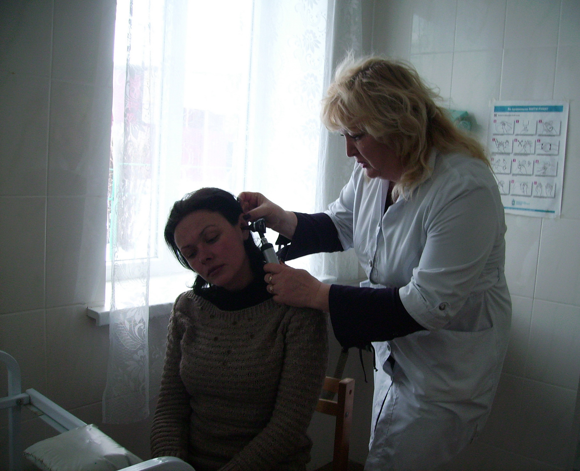 Сімейний лікар Олена Литвиненко у всеозброєнні. Фото автора