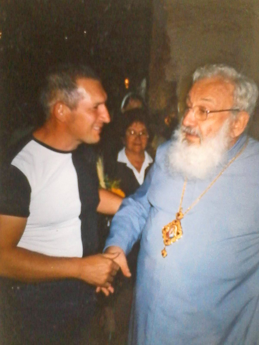 Під час однієї з перших іконописних виставок Володимира Шерстія благословив Блаженнійший патріарх Любомир Гузар
