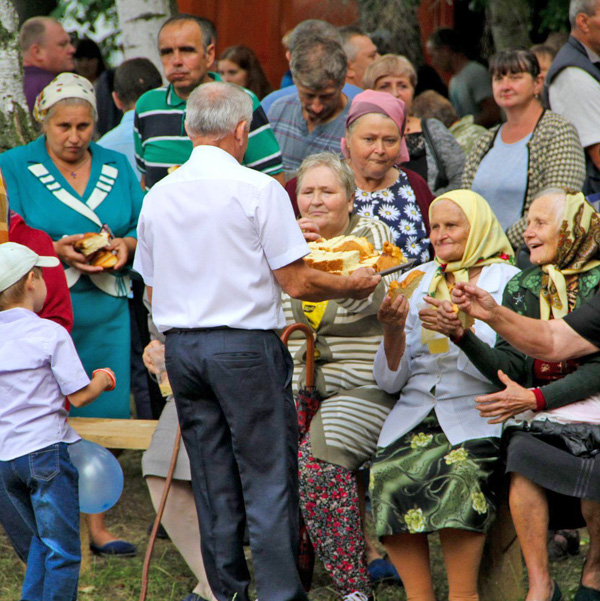 День села об’єднав молодь і старших людей. Фото з сайту gayrayrada.gov.ua