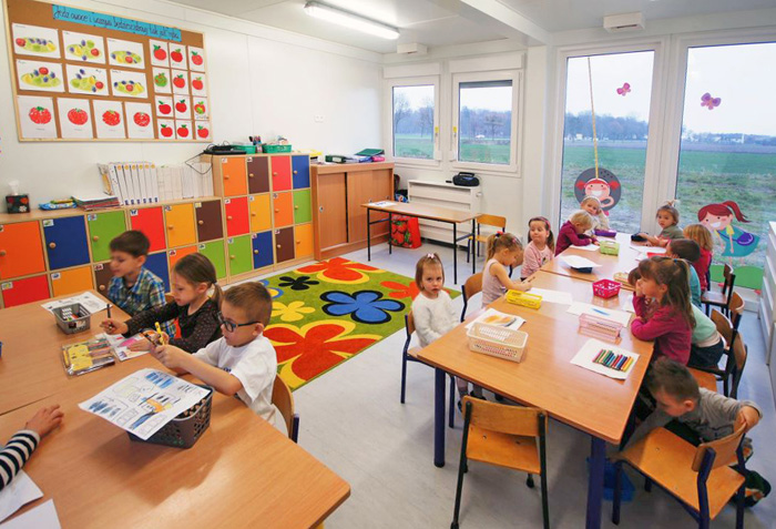 Сподіваємося, що вбудовані в житло дитячі садочки, як такий польський, незабаром з’являться і в Україні. Фото з сайту polshagid.com.ua